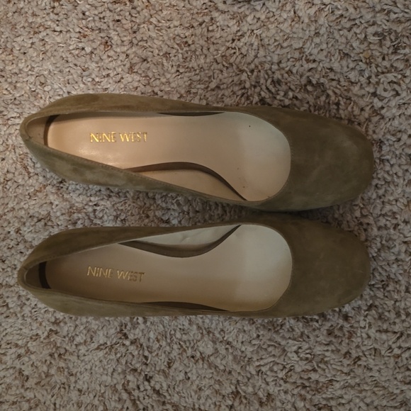 Nine West DarkTan Suede Women's Pumps Size 8.5 (Bin 12) - Picture 4 of 12